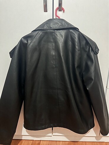 Siyah deri ceket - Görsel 3