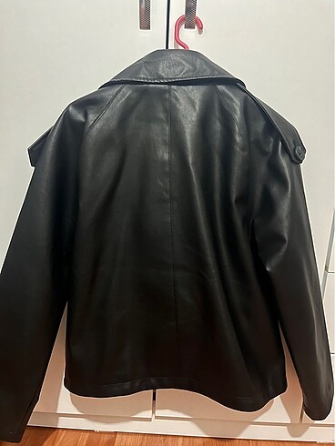 Siyah deri ceket - Görsel 4