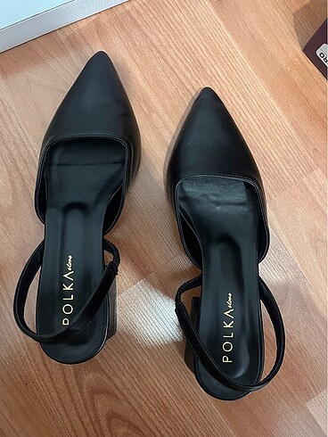 Siyah mat sivri burunlu kısa blok topuklu - Görsel 2