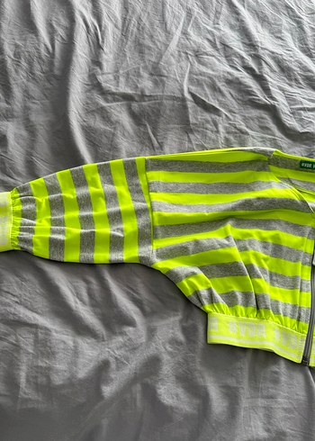 Crop hırka - Görsel 3