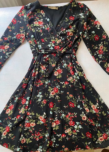Çiçek Desenli Vintage Elbise