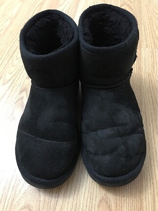 UGG bot