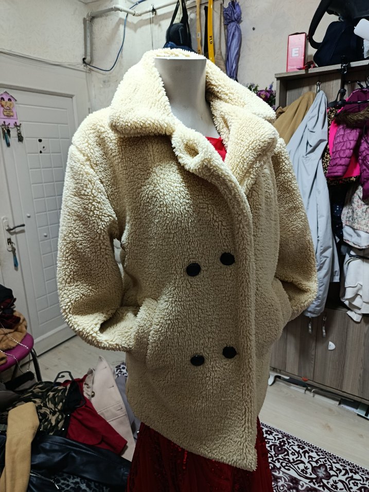 Kürklü Bej Kısa Kadın Palto - Görsel 2