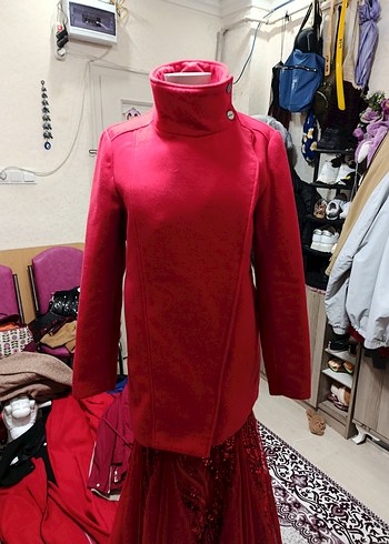 Kırmızı Asimetrik Kesim Kadın Kaban - Görsel 4