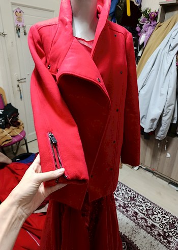 Kırmızı Asimetrik Kesim Kadın Kaban - Görsel 2