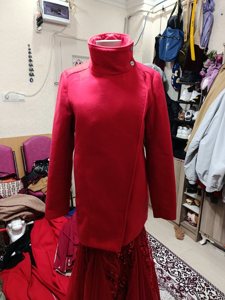 Kırmızı Asimetrik Kesim Kadın Kaban - Görsel 4