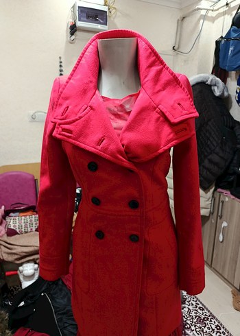 Düğmeli Kırmızı Kadın Kaban - Görsel 3