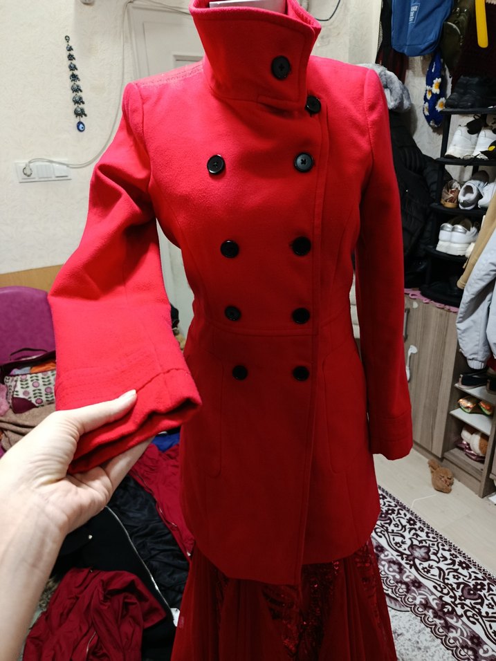 Düğmeli Kırmızı Kadın Kaban - Görsel 2