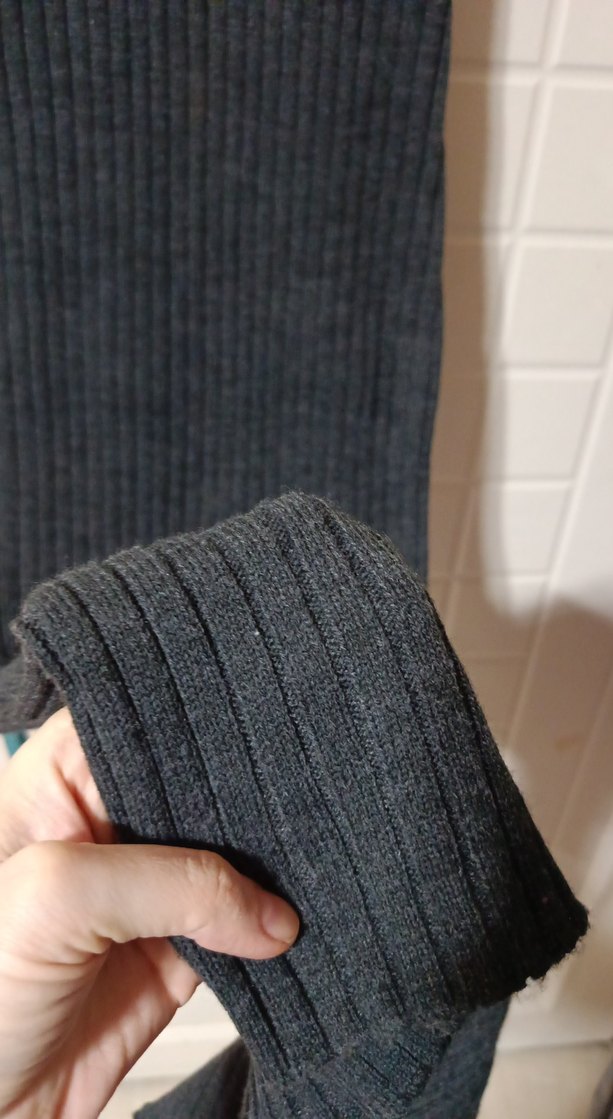 Gri V Yaka Uzun Triko Elbise - Görsel 3