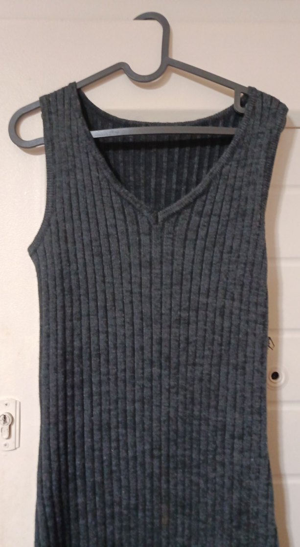 Gri V Yaka Uzun Triko Elbise - Görsel 2