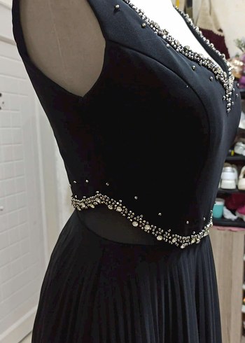 V Yaka Pilili Siyah Uzun Abiye Elbise - Görsel 2