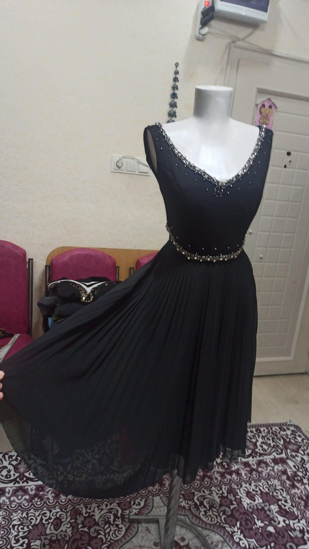 V Yaka Pilili Siyah Uzun Abiye Elbise - Görsel 3