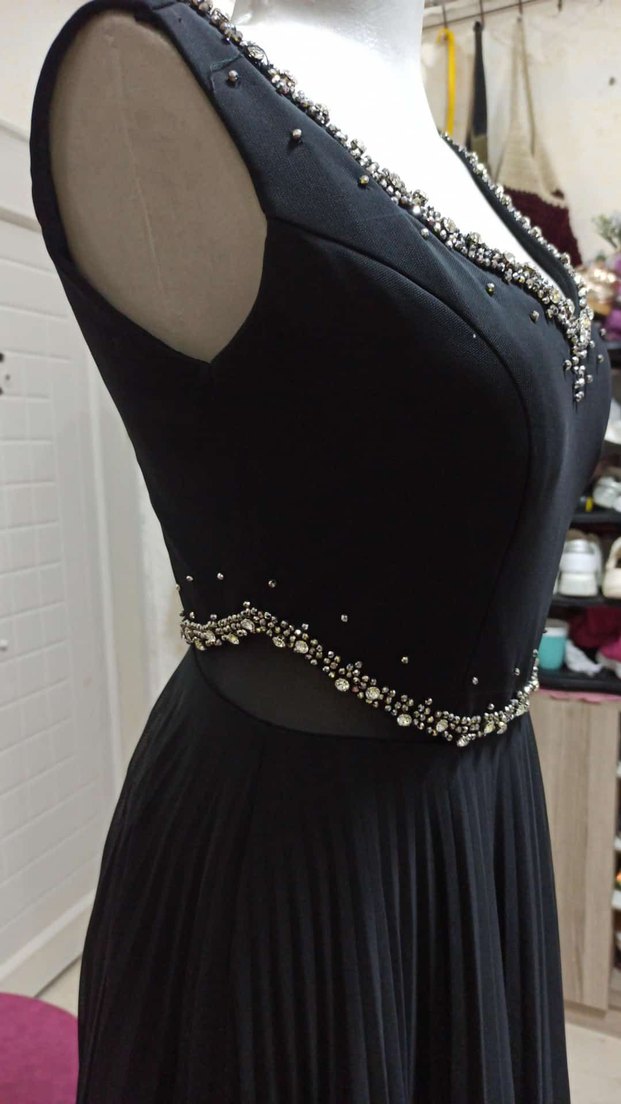 V Yaka Pilili Siyah Uzun Abiye Elbise - Görsel 2