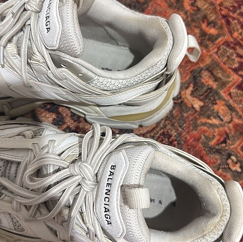37 Beden Balenciaga track