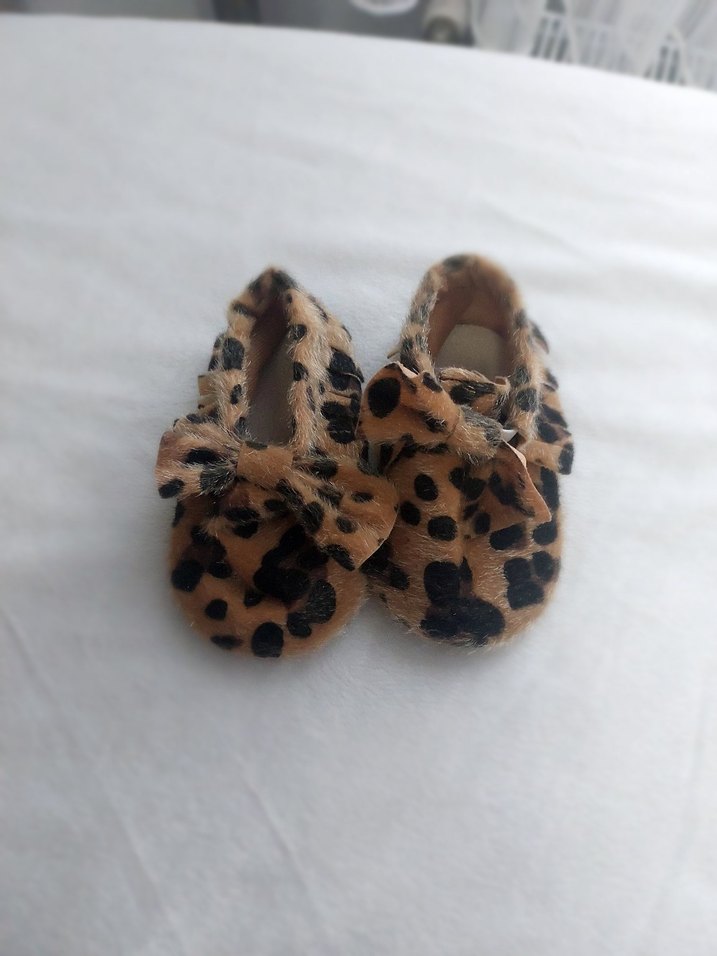 Kız Çocuk Bej Peluş Ev Terliği ve bebek ayakkabısı - Görsel 4