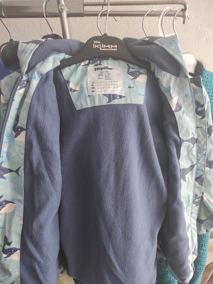 Erkek Çocuk Kapüşonlu Bağcıklı Yağmurluk - Görsel 2