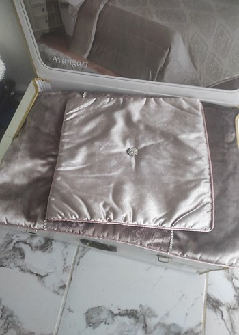 Baskılı Gri Beyaz Yatak Örtüsü HOMEAR - Görsel 2