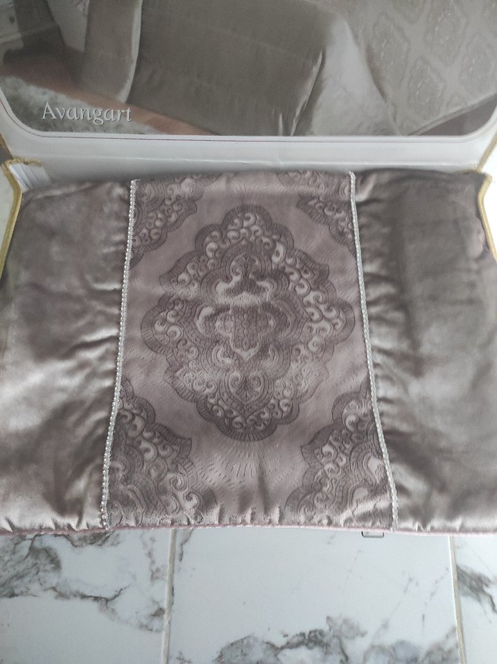 Baskılı Gri Beyaz Yatak Örtüsü HOMEAR - Görsel 3