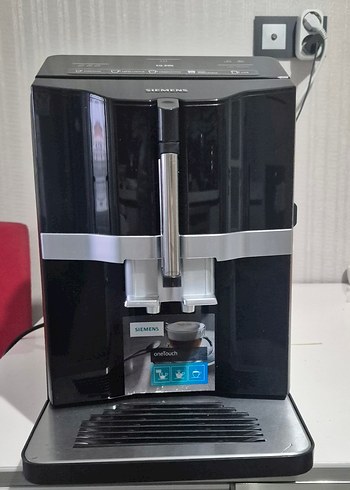 Siemens EQ.300 Siyah Otomatik Kahve Makinesi