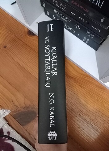  Beden Nagihan kabal krallar ve soytarılar 2. Kitap