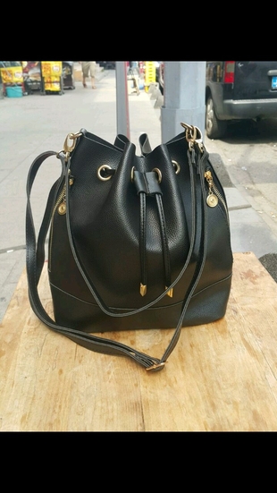 Beymen Model El Kol Ve Çapraz Olarak Kullanılır 