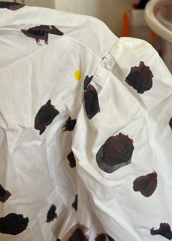 Bağlamalı Yaka Beyaz Desenli Mini Bluz - Görsel 3