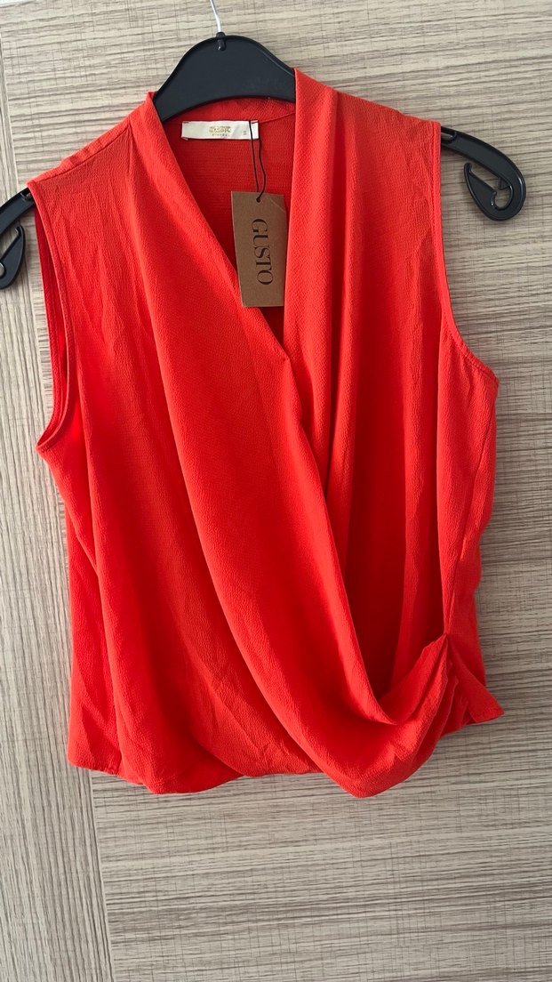 Nar çiçeği Drapeli Kolsuz V Yaka Bluz - Görsel 2