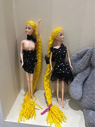 Barbie Barbie bebek ve yumoş tavşan