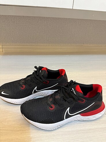 Nike erkek koşu ayakkabısı