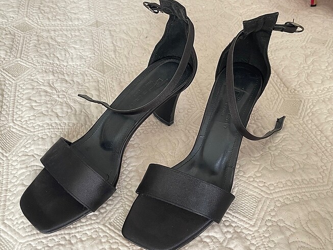 Diğer Saten tek bant abiye sandalet siyah 8cm topuk