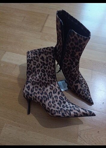 Zara leopar çizme