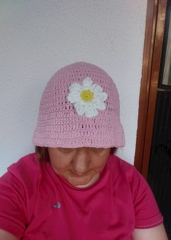 New Era Pembe Örgü Kadın Şapka Papatya Detaylı