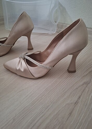 stiletto topuklu ayakkabı