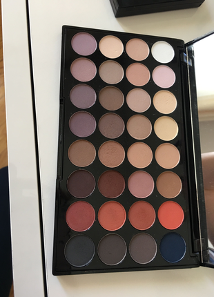 diğer Beden Makeup Revolution Flawless Matte2 paleti