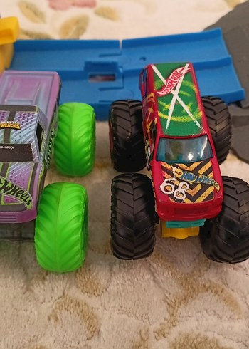  Beden Renk hotwheels Monster Trucks patlama
