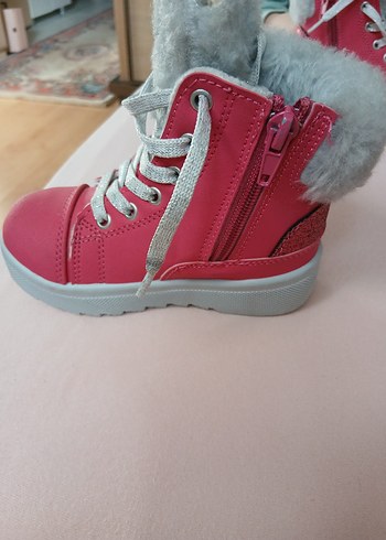 Kız Çocuk Pembe Kürklü Bot - Görsel 3