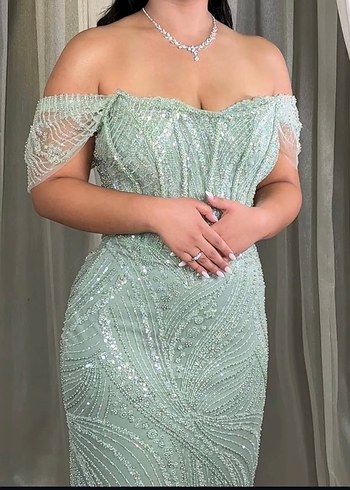 Boncuk İşlemeli Uzun Yeşil Straplez Abiye Elbise - Görsel 2