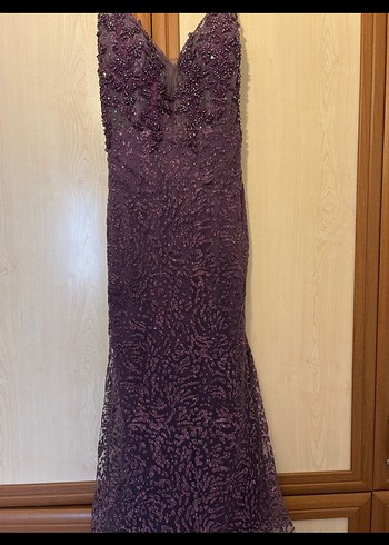 Mor V Yaka Dantel İşlemeli Uzun Abiye Elbise - Görsel 4