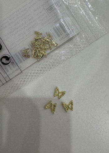 Altın Renkli Kelebek Tırnak Süsleri