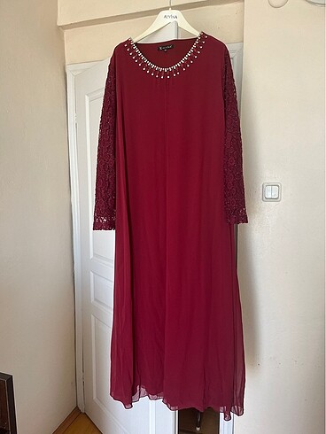 Kadın bordo abiye