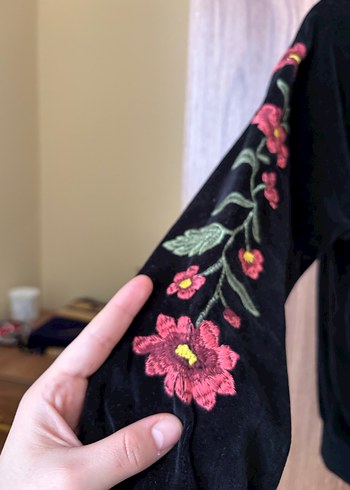 Nakışlı Siyah Fermuarlı Kadın Ceket - Görsel 3