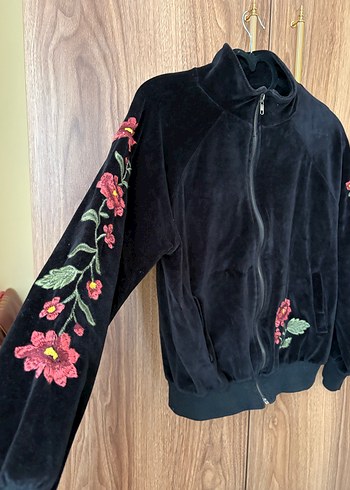 Nakışlı Siyah Fermuarlı Kadın Ceket - Görsel 4