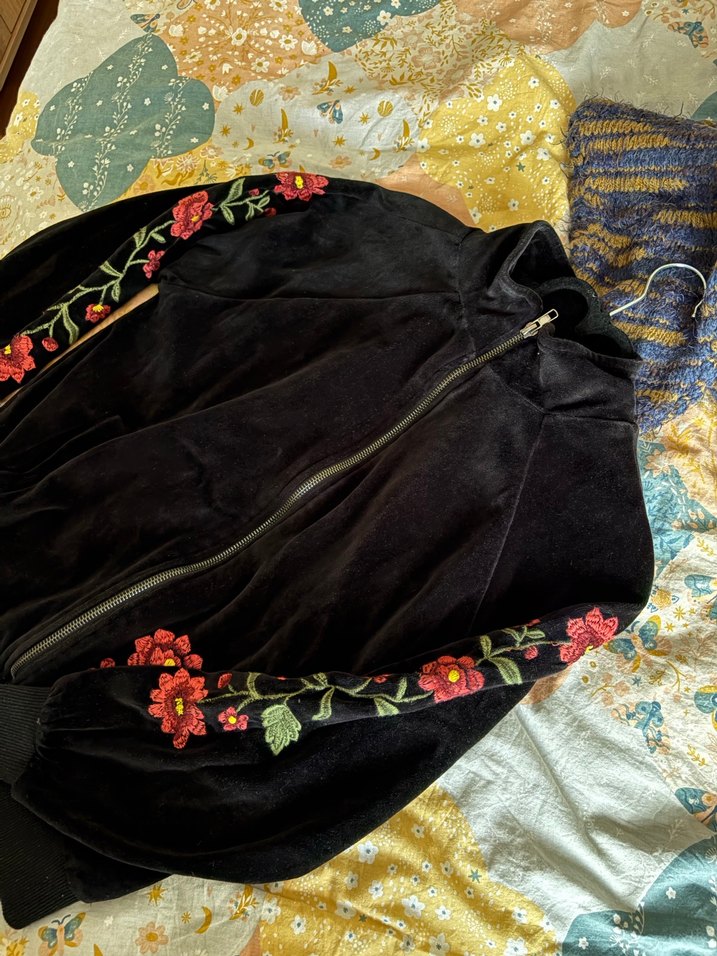 Nakışlı Siyah Fermuarlı Kadın Ceket - Görsel 5