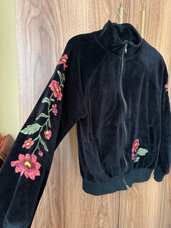 Nakışlı Siyah Fermuarlı Kadın Ceket - Görsel 4