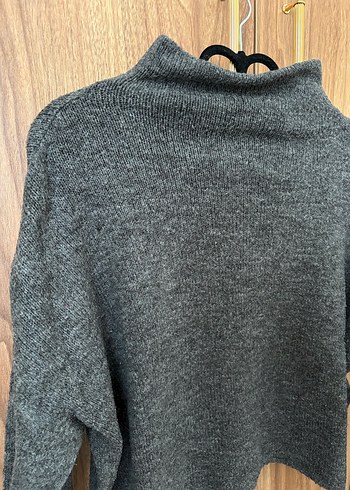 Gri Kadın Boğazlı Kısa Örgü Kazak - Görsel 3