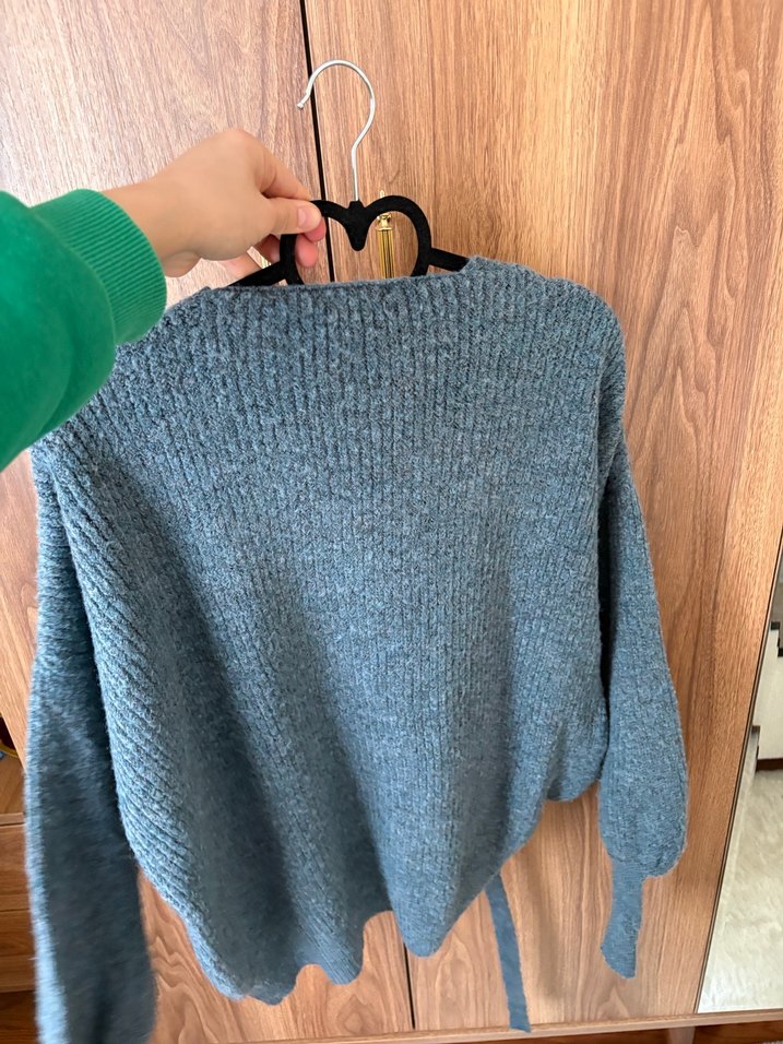 Gri V Yaka Örgü Salaş Kadın Kazak - Görsel 5