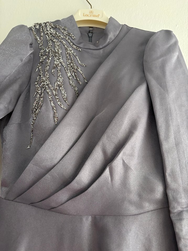 Gri Uzun Kollu Drapeli Kadın Abiye Elbise - Görsel 2