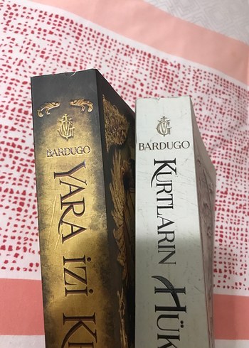  Beden Renk Leigh Bardugo Yara İzi Kralı Kurtların Hükmü Grısha Verse