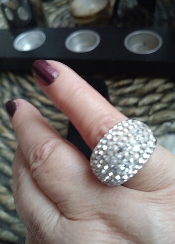 Beden beyaz Renk Swarovski taşlí gümüş yüzük