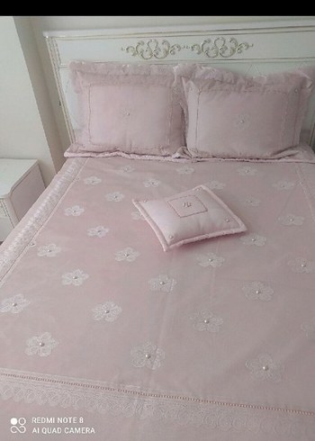 Nakışlı Pembe Yatak Örtüsü - Görsel 4